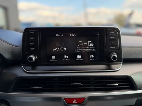 Used 2020 Kia Telluride LX image 16