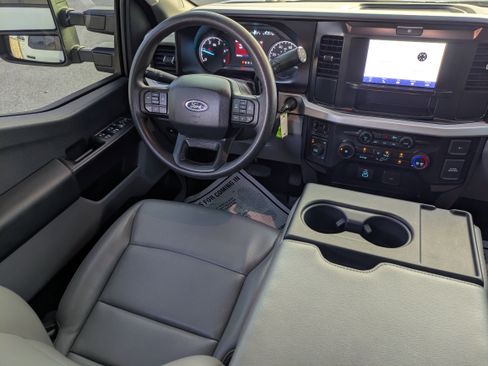 Used 2025 Ford F350 XL w/ XL Chrome Package image 19