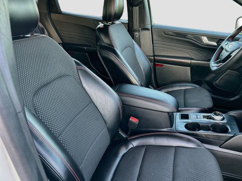 Certified 2023 Ford Escape ST-Line w/ Tech Pack #1 FWD image 27