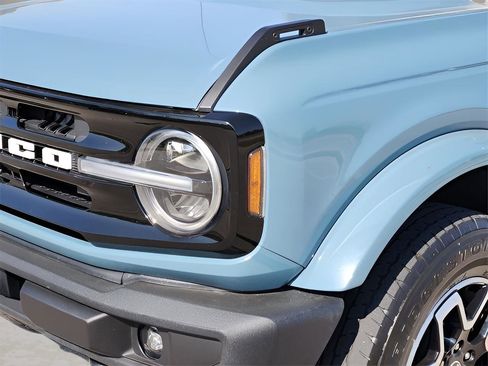 Used 2022 Ford Bronco Outer Banks image 8