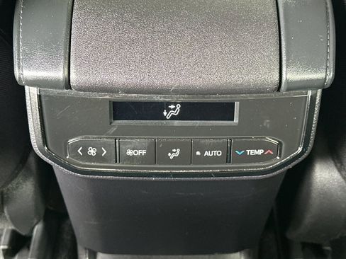 Used 2025 Toyota Highlander LE image 15
