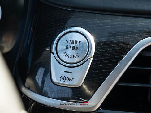 Used 2016 BMW 750i w/ M Sport Package image 33