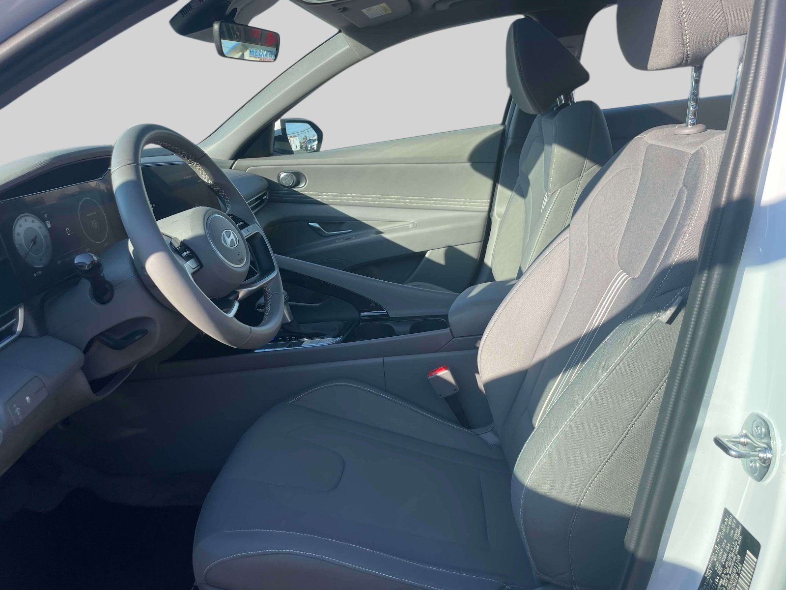 Used 2024 Hyundai Elantra SEL w/ Convenience Package FWD image 14