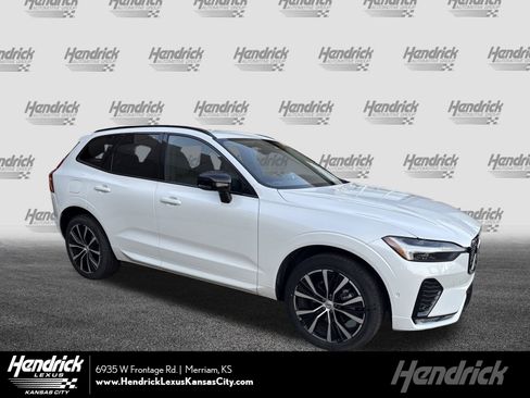 Used 2025 Volvo XC60 B5 Plus image 1