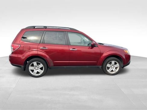 Used 2010 Subaru Forester 2.5X Premium image 8