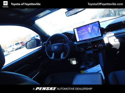 Used 2025 Toyota Tacoma TRD Sport image 3