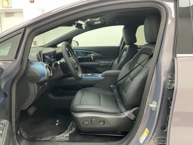 New 2026 Chevrolet Equinox EV LT AWD/4WD image 8