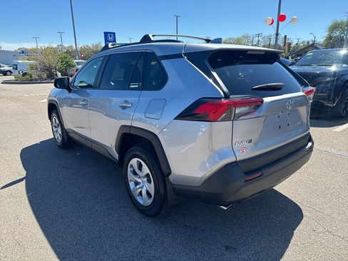 Used 2021 Toyota RAV4 LE w/ Carpet Mat Package (TMS) AWD/4WD image 5