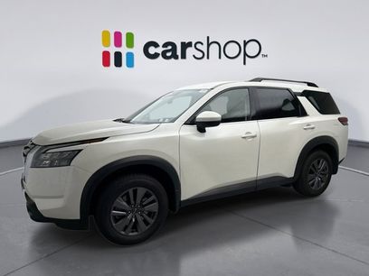 Used 2024 Nissan Pathfinder SV