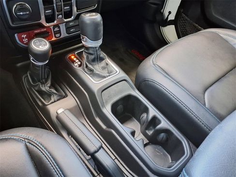 Used 2024 Jeep Wrangler Unlimited Rubicon 4xe image 31