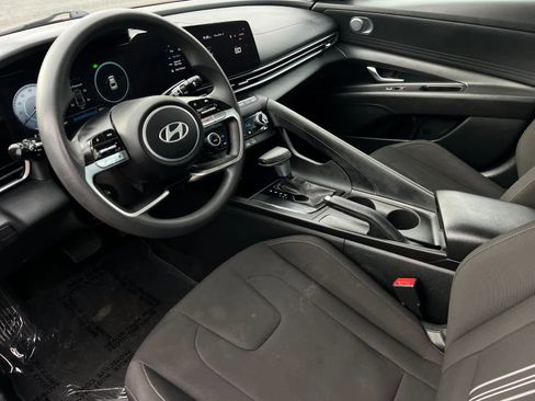 Certified 2024 Hyundai Elantra SEL image 11