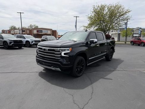 Used 2025 Chevrolet Silverado 1500 High Country AWD/4WD image 3
