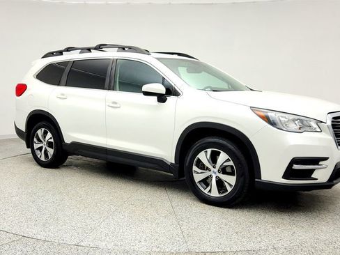 Used 2019 Subaru Ascent Premium image 3