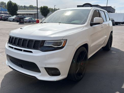 Used 2020 Jeep Grand Cherokee SRT AWD/4WD image 3