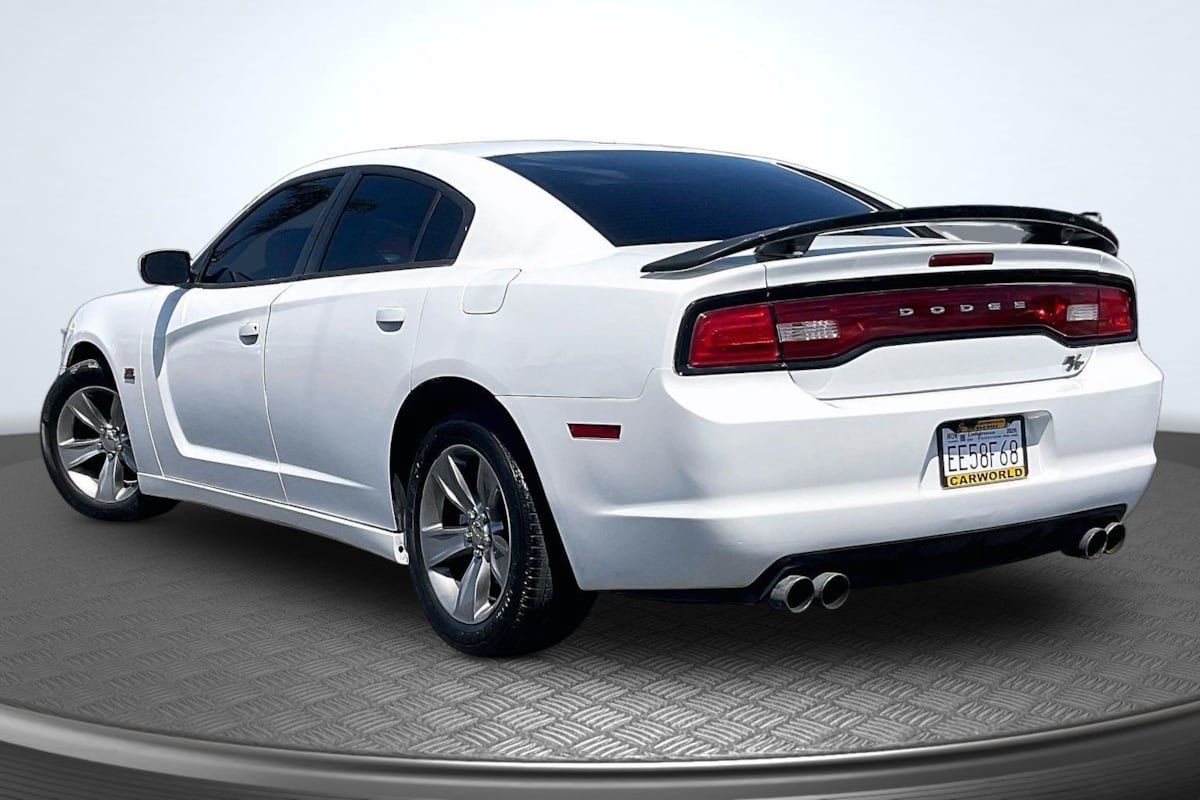 Used 2013 Dodge Charger R/T w/ Wheels & Tunes Group RWD image 2