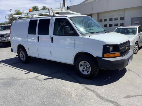 Used 2016 Chevrolet Express 2500 w/ Cold Climate Package RWD image 18