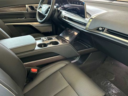 New 2026 Cadillac Vistiq Sport w/ LPO, Floor Liner Package image 16