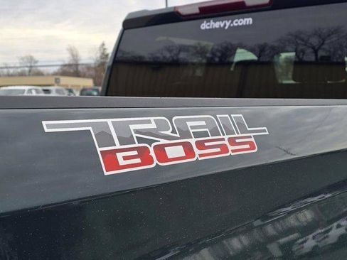 Used 2025 Chevrolet Silverado 1500 Custom Trail Boss w/ LPO, Dark Essentials Package image 7