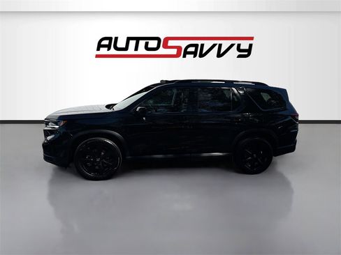 Used 2025 Honda Pilot Black Edition image 4