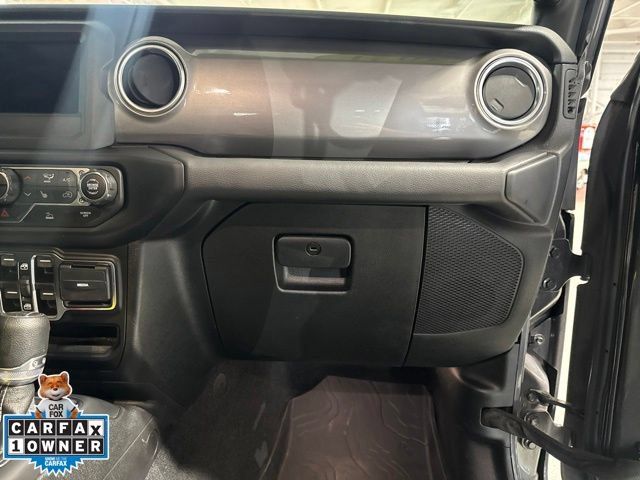 Used 2021 Jeep Wrangler Unlimited Sahara w/ Cold Weather Group AWD/4WD image 50