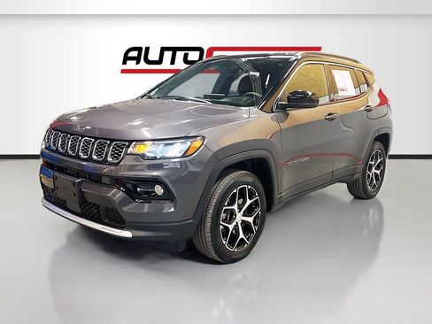 Used 2024 Jeep Compass Limited image 3