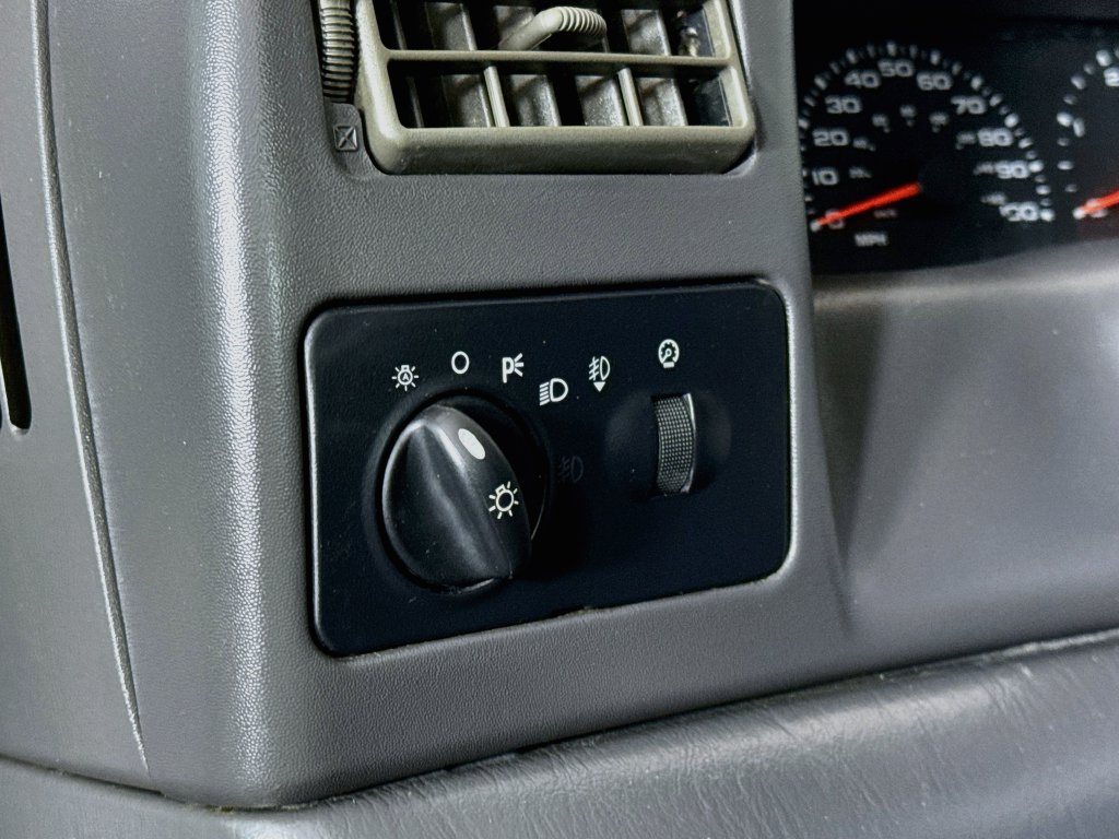 Used 2002 Ford F250 XLT AWD/4WD image 10