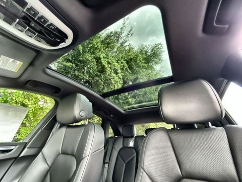 Certified 2026 Porsche Macan image 18