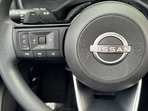 Used 2023 Nissan Rogue SV FWD image 19