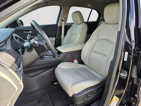 Used 2023 Cadillac XT4 Premium Luxury image 16