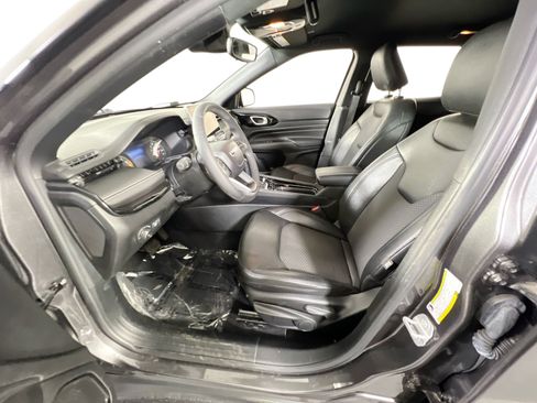 Used 2022 Jeep Compass Latitude AWD/4WD image 19