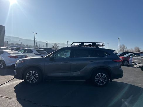 Used 2020 Toyota Highlander XLE image 8