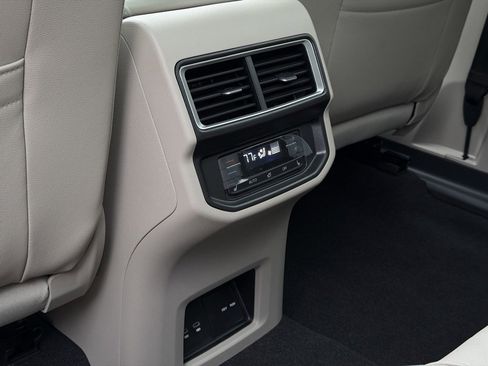 New 2026 Volkswagen Atlas SEL image 28