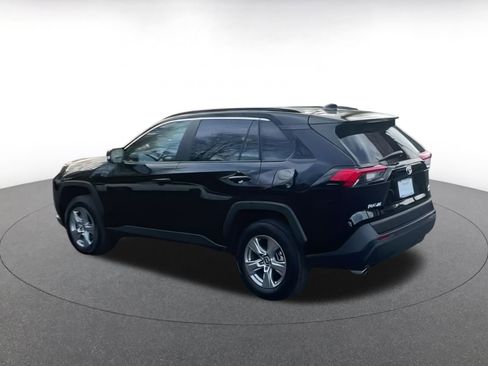 Used 2025 Toyota RAV4 XLE image 16