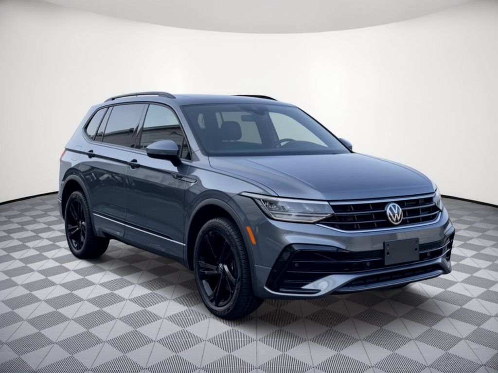 Used 2023 Volkswagen Tiguan SE R-Line AWD/4WD image 7