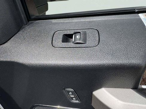 Used 2019 Ford F250 Lariat w/ Lariat Ultimate Package AWD/4WD image 55