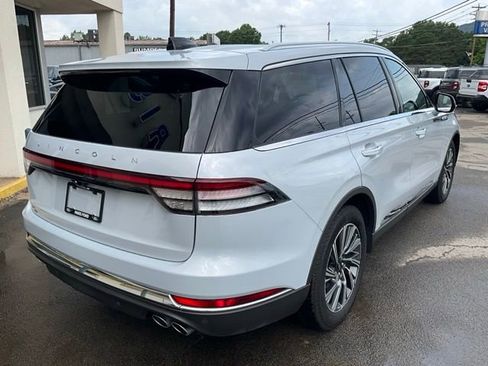 Used 2025 Lincoln Aviator 2WD w/ Equipment Group 101A image 9