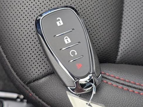 New 2026 Chevrolet Trax RS w/ Sunroof Package image 19