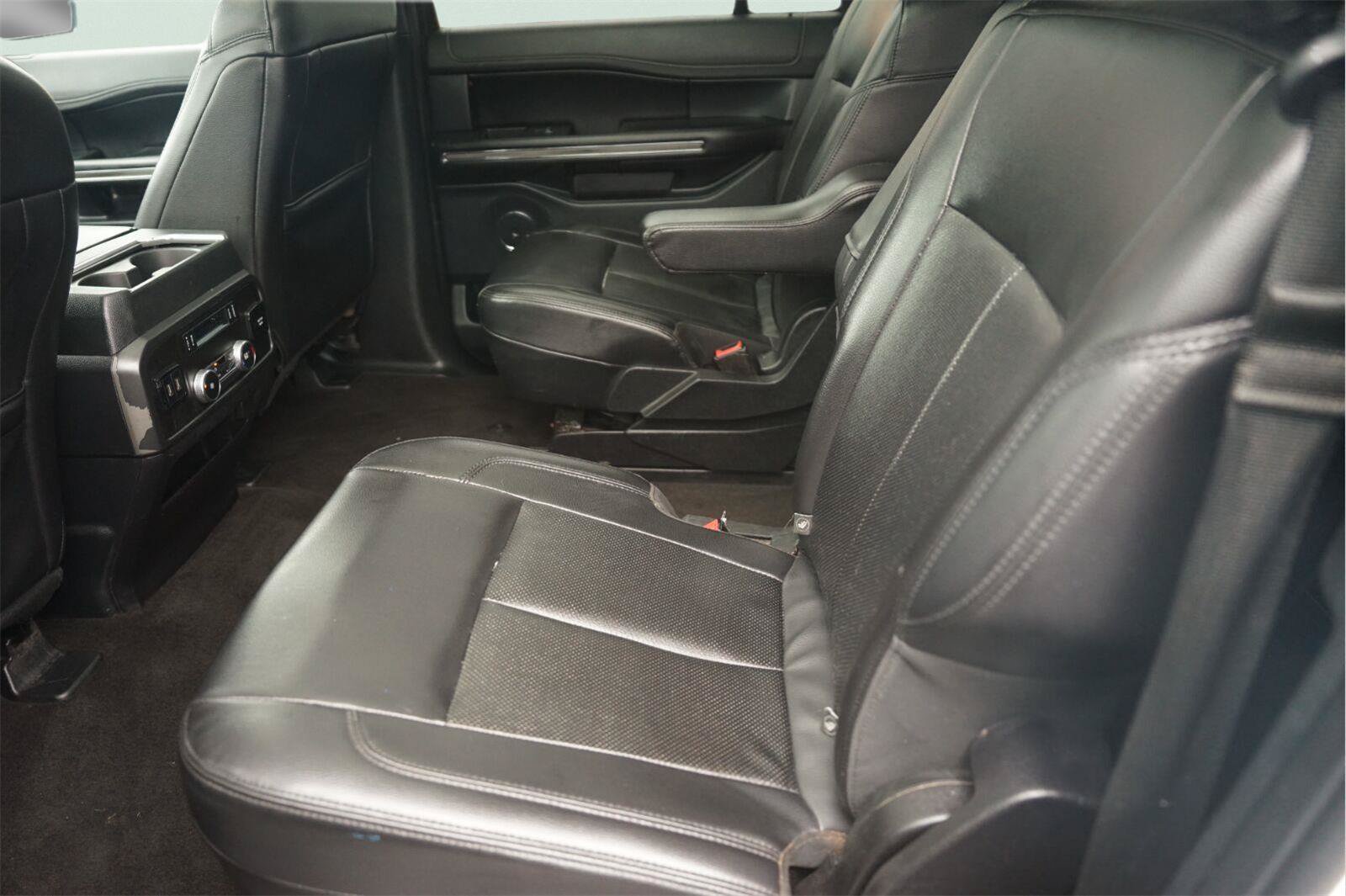 Used 2020 Ford Expedition Max XLT w/ Equipment Group 202A RWD image 13