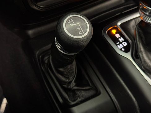 Used 2021 Jeep Wrangler Unlimited Sport image 27