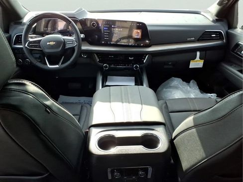 New 2026 Chevrolet Suburban High Country AWD/4WD image 11
