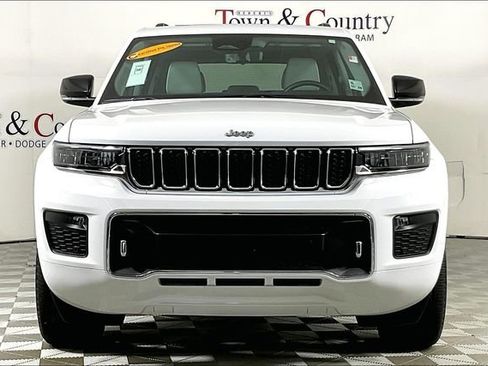 Used 2022 Jeep Grand Cherokee Overland w/ Luxury Tech Group IV image 3
