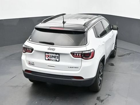 Used 2025 Jeep Compass Limited AWD/4WD image 34
