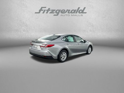 Used 2026 Toyota Camry LE FWD image 7