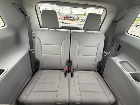 Used 2023 GMC Acadia SLT AWD/4WD image 28