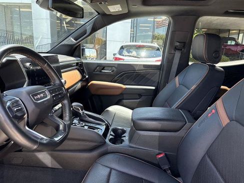 Used 2023 GMC Canyon AT4 w/ AT4 Premium Package AWD/4WD image 4