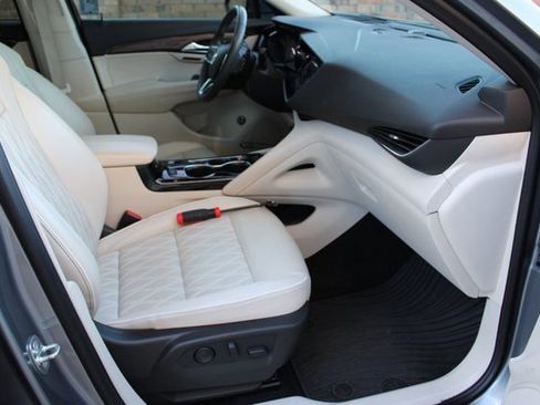 Used 2022 Buick Envision Avenir w/ Technology Package II image 17