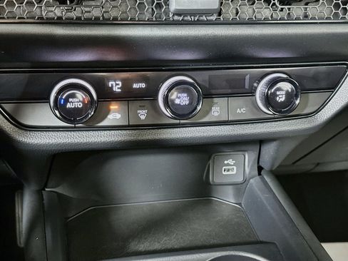 Used 2024 Honda HR-V LX image 15
