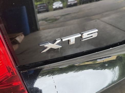Used 2014 Cadillac XTS Luxury w/ Driver Awareness Package FWD image 32