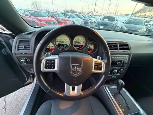 Used 2012 Dodge Challenger R/T image 21