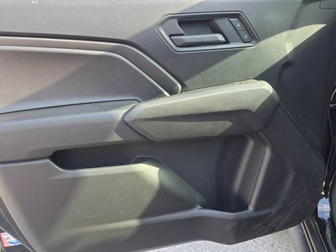 Used 2025 Chevrolet Colorado Trail Boss AWD/4WD image 8